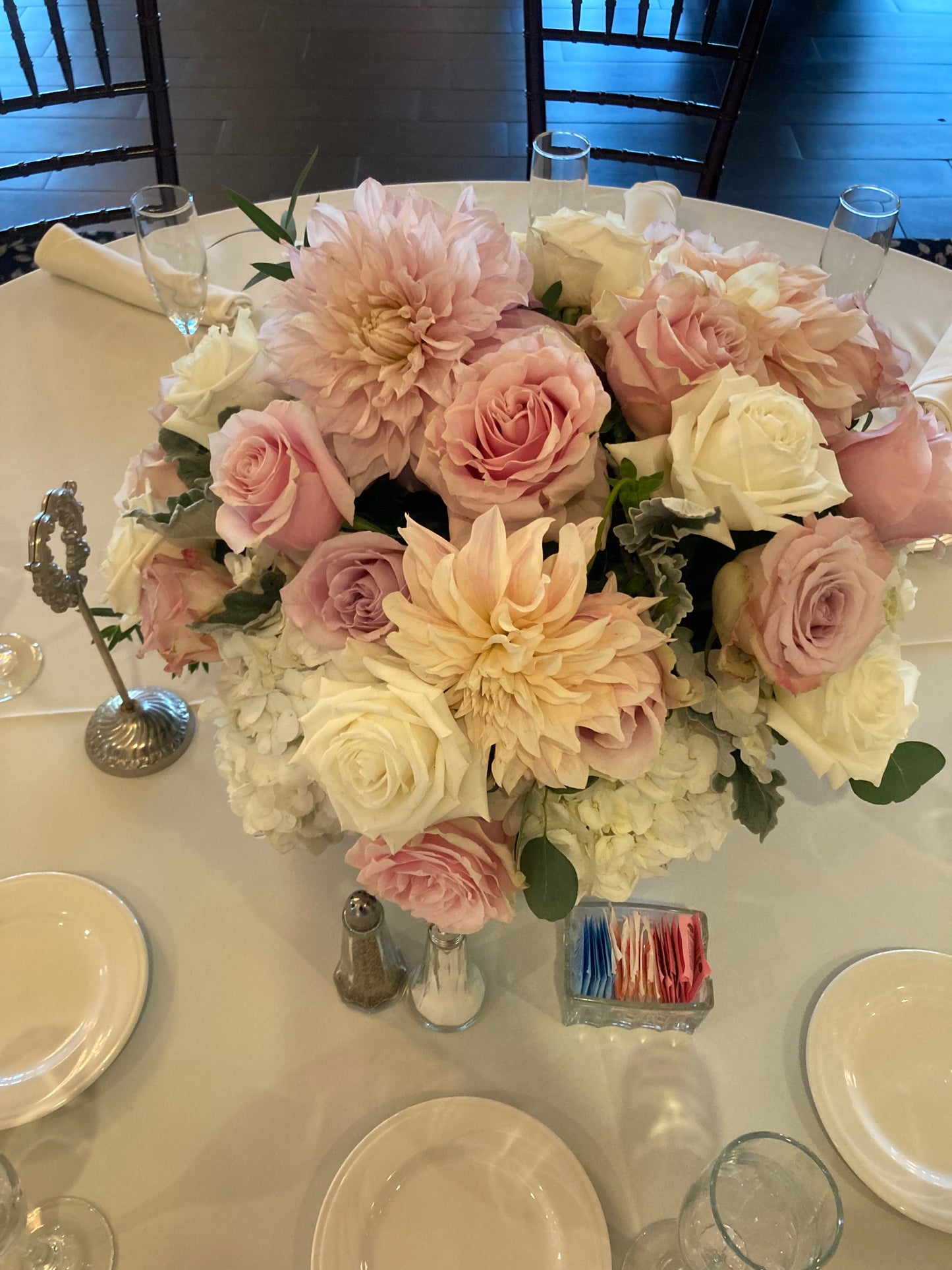 Simple placement of three different floral varieties in a triangle. Perfect for events, corporate events, conferences, parties, weddings, large-scale events, destination management gatherings.