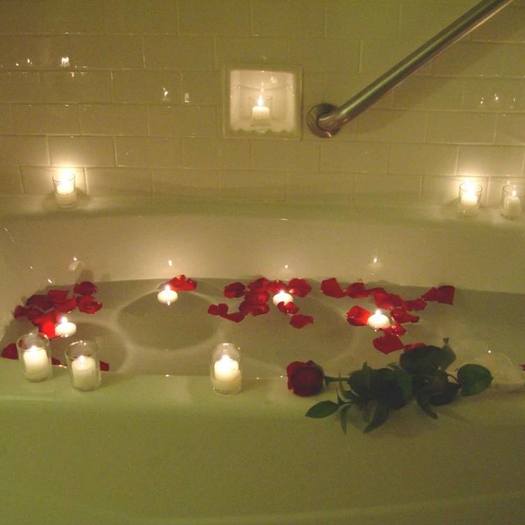 10 hours burning candles delivered in glass. Please do not leave unattended.